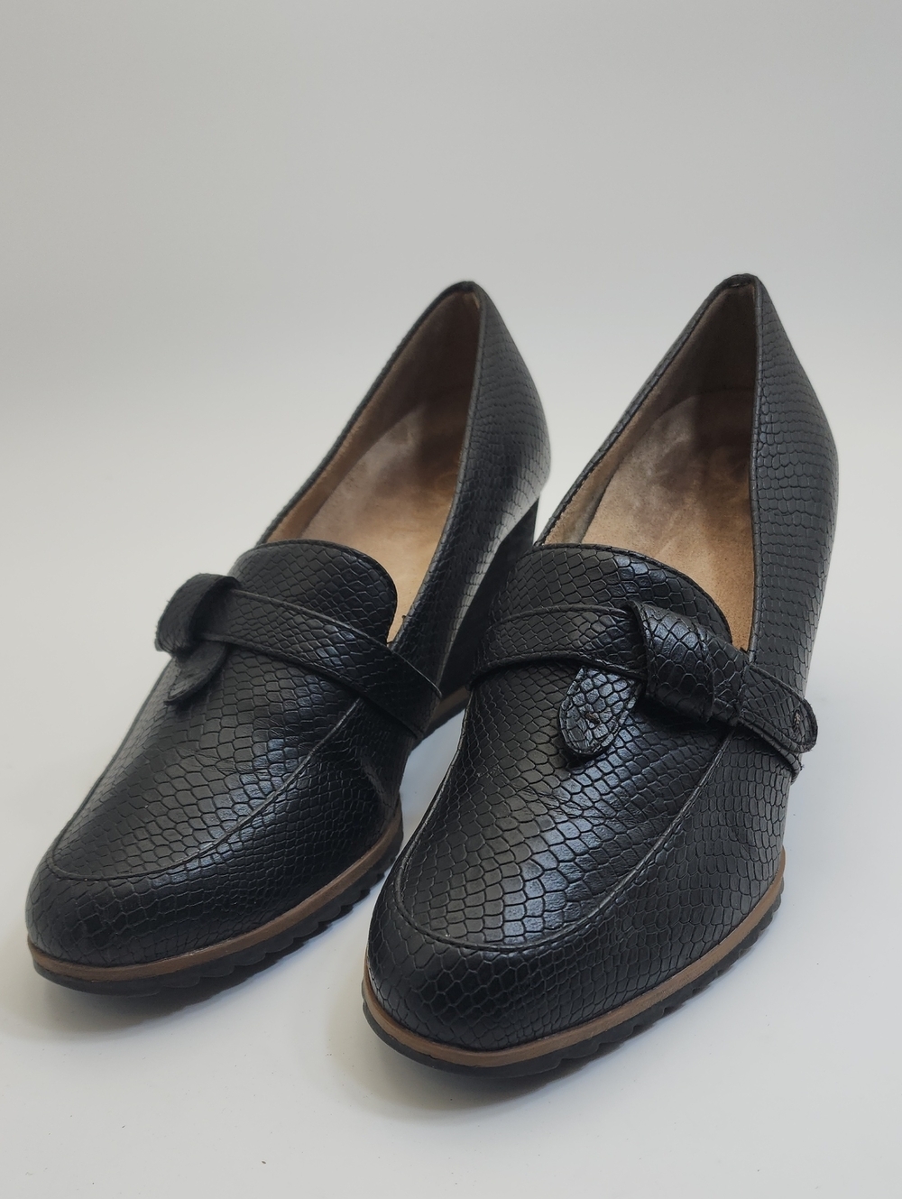 SOUL Naturalizer Women's Hila Loafer Wedge Women' 8.5 Black Snakeskin embossed